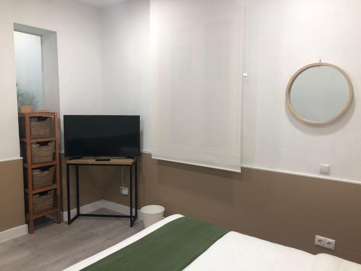 Hola Rooms Мадрид Екстериор снимка