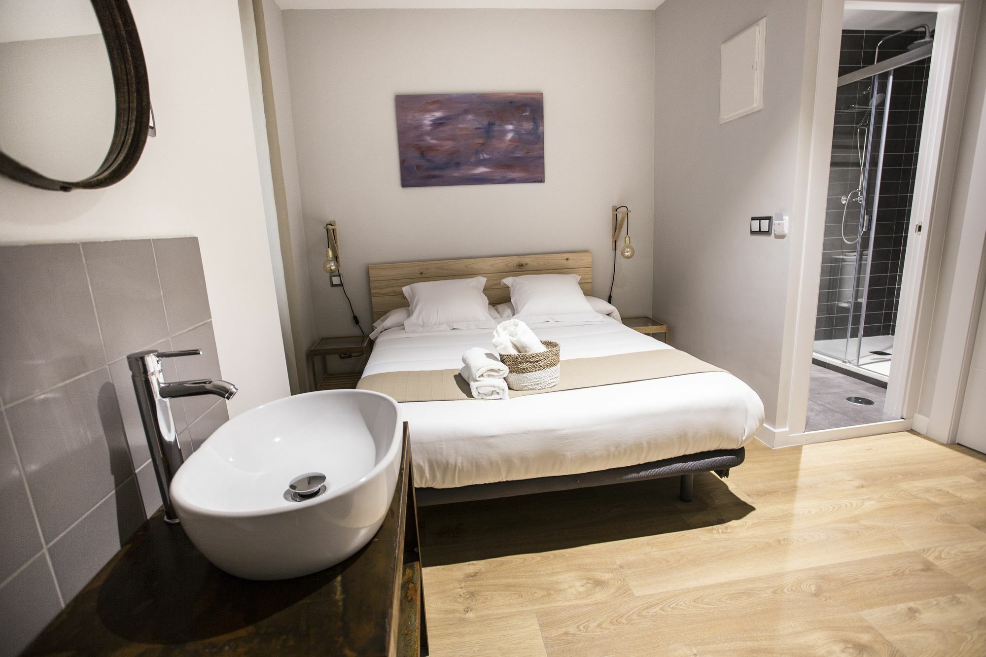 Hola Rooms Мадрид Екстериор снимка